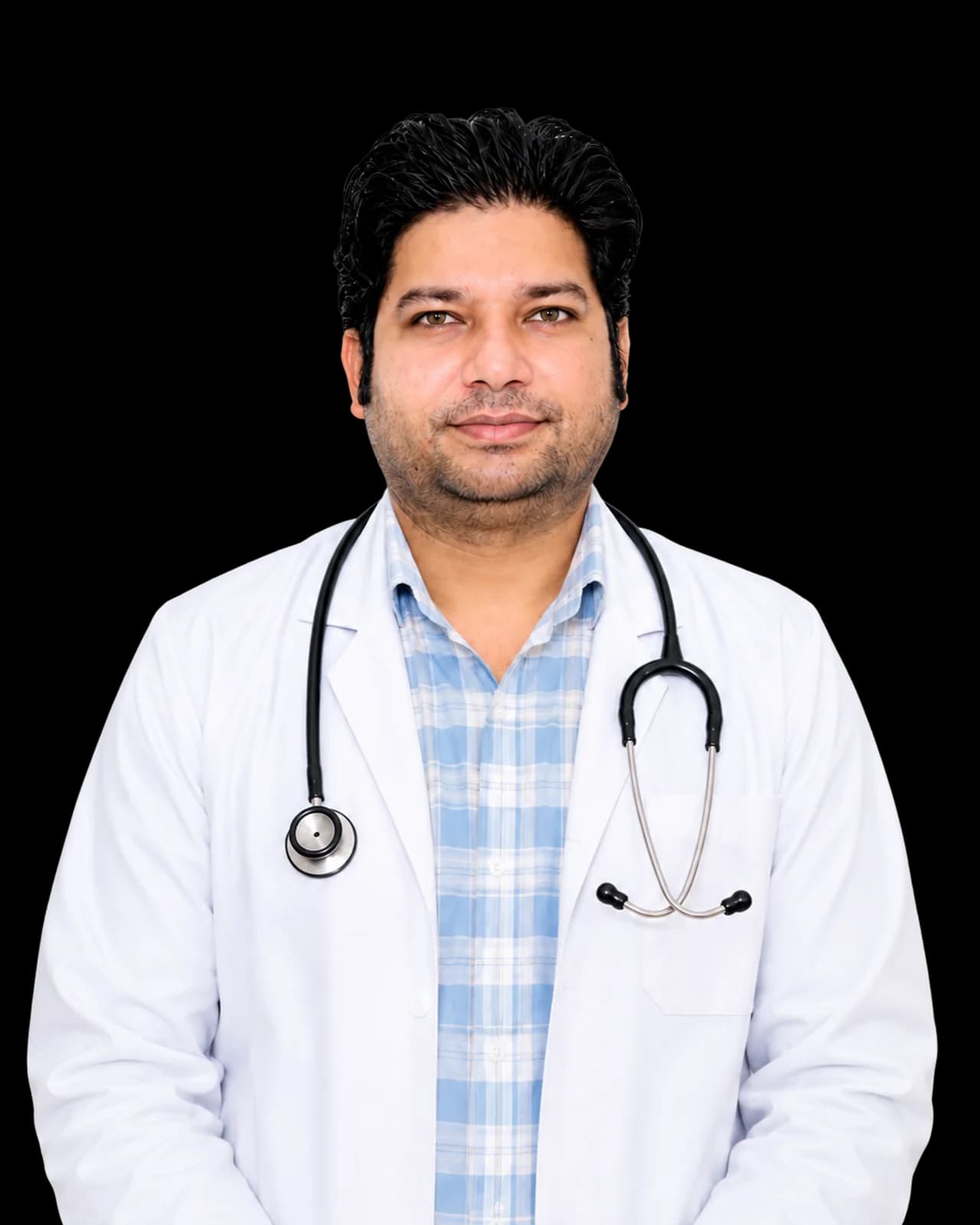 Dr. Nitin Sharma, homeopathic physician at Aura Cure Clinic